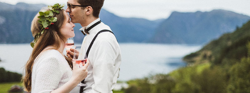 Hochzeit mit einem Lace Brautpullover von Beemohr
