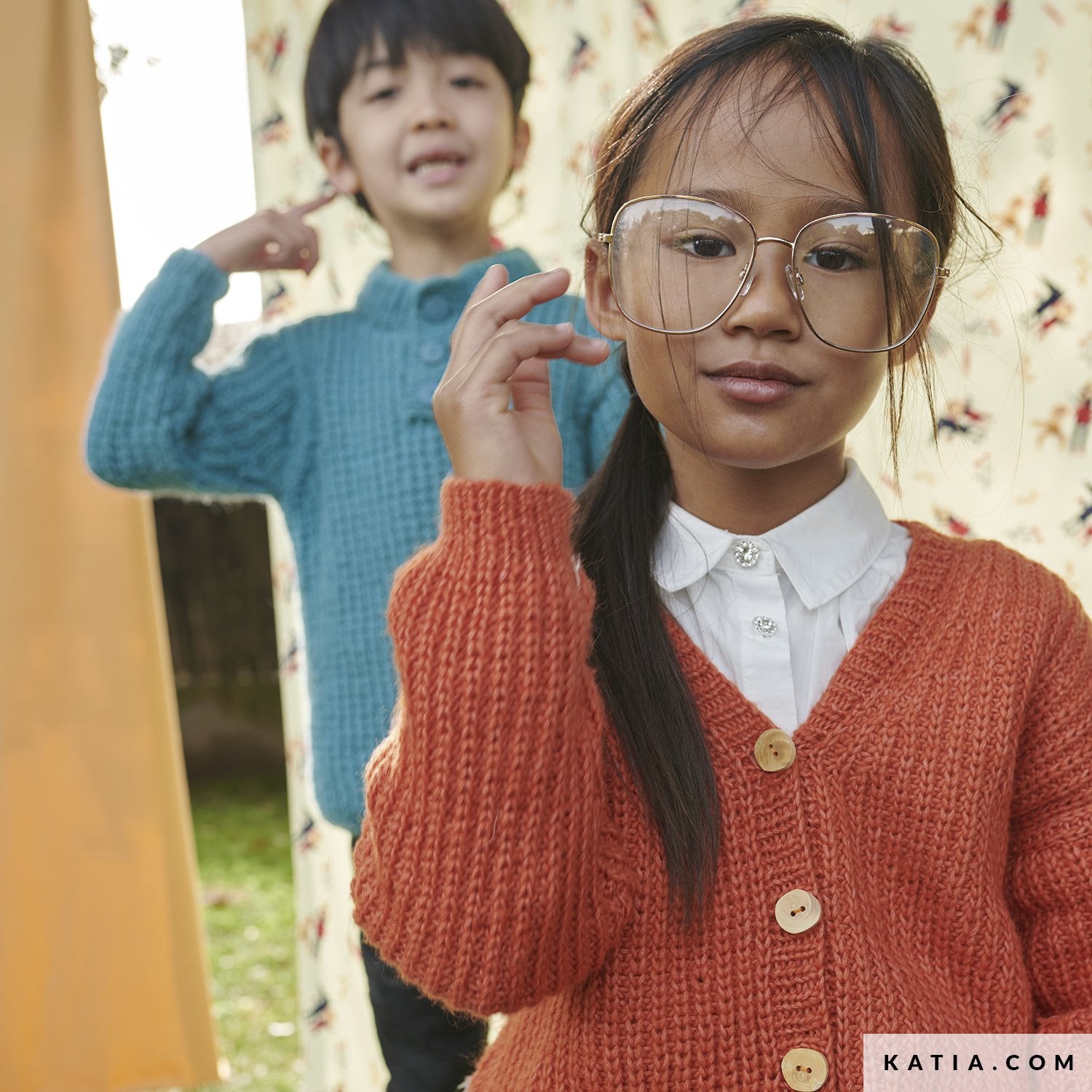 Gratis Strickanleitung für eine Kinderstrickjacke