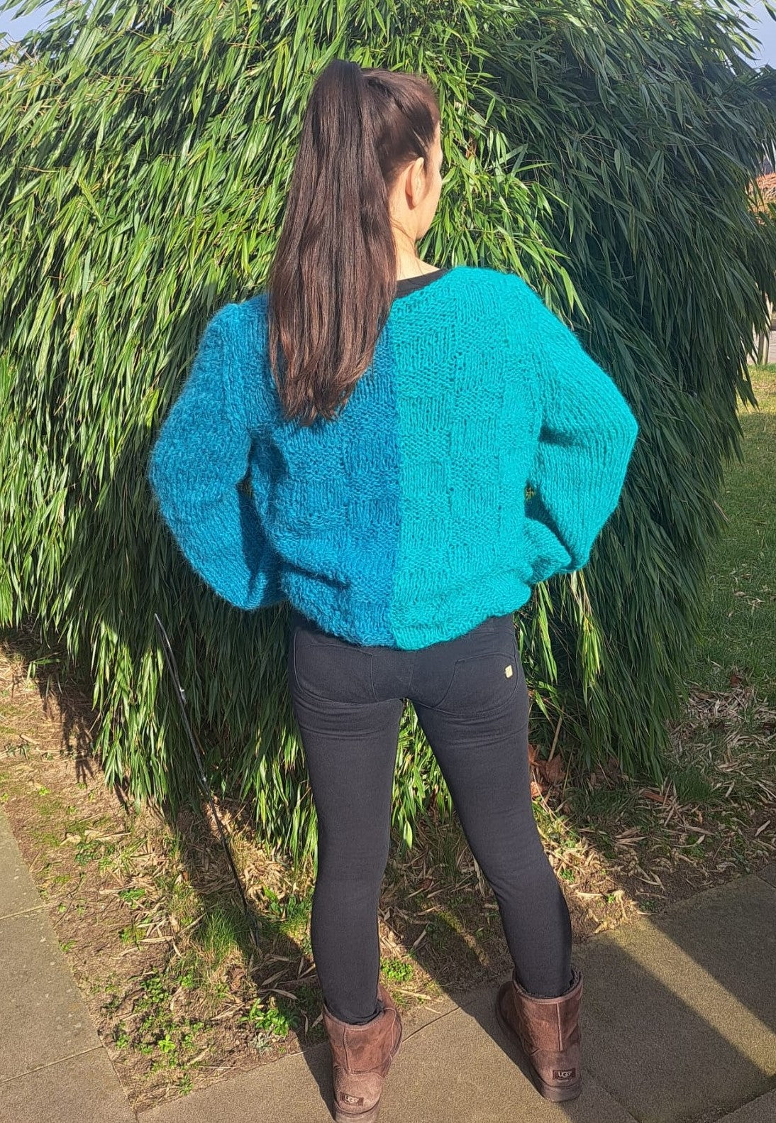 Weiter Strickpullover leicht zu stricken zweifarbig