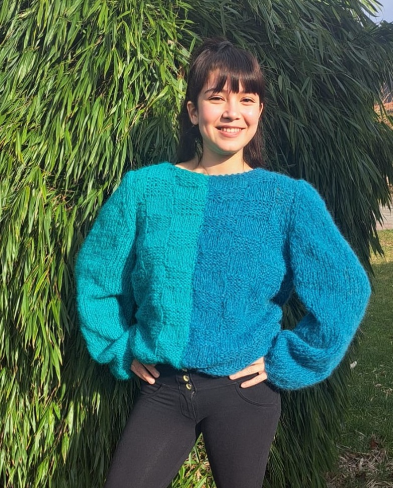 Weiter Strickpullover leicht zu stricken