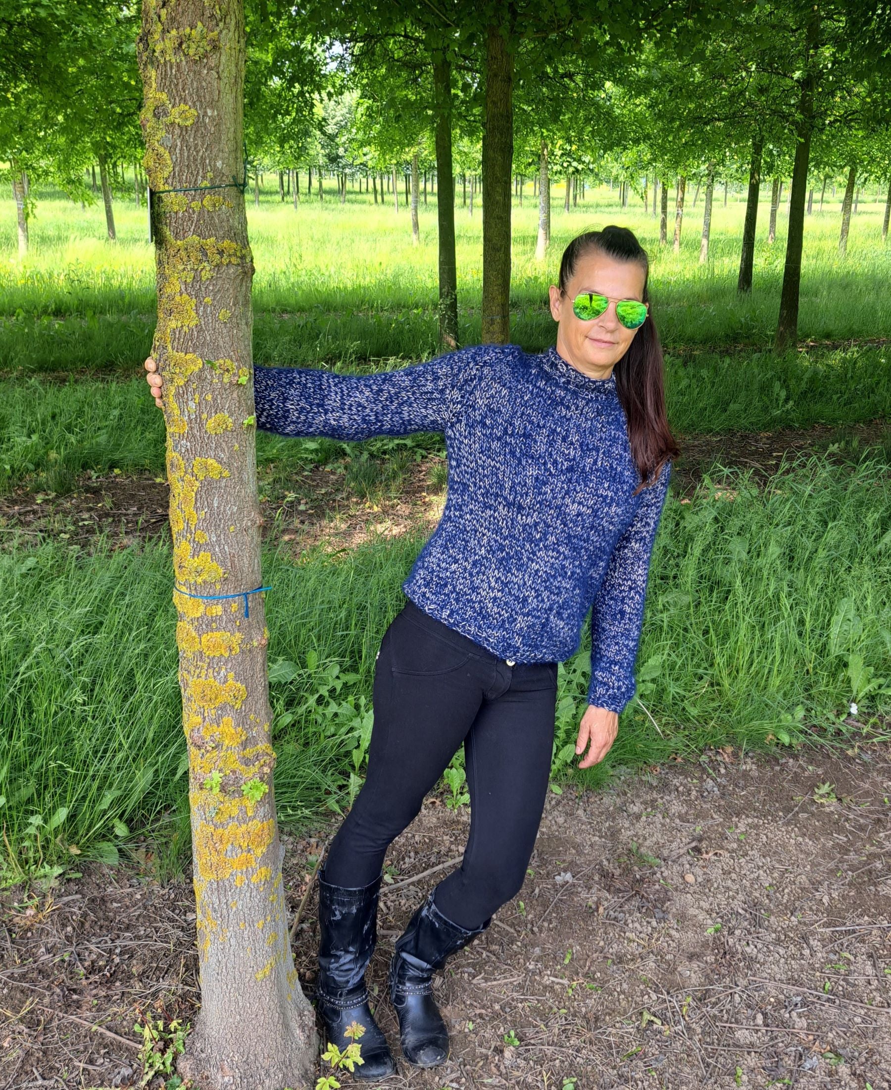 Pullover Glitzer und dunkelblau von Beemohr