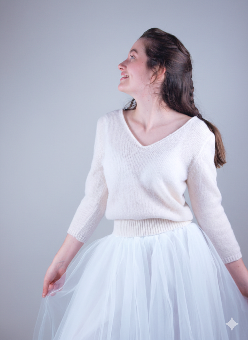 Strickpullover und Rock