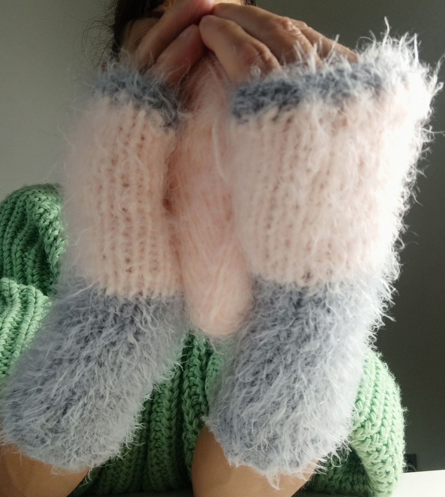 Stulpen einfach für Anfänger stricken grau