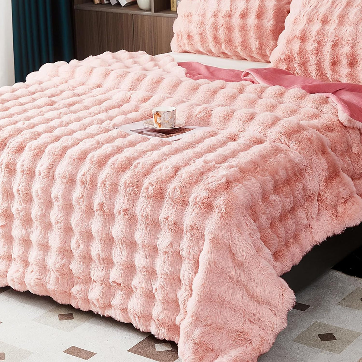 Kuscheldecke rosa 230x250 cm – Wendedecke Plüsch & Flanell, waschbar für Bett & Sofa