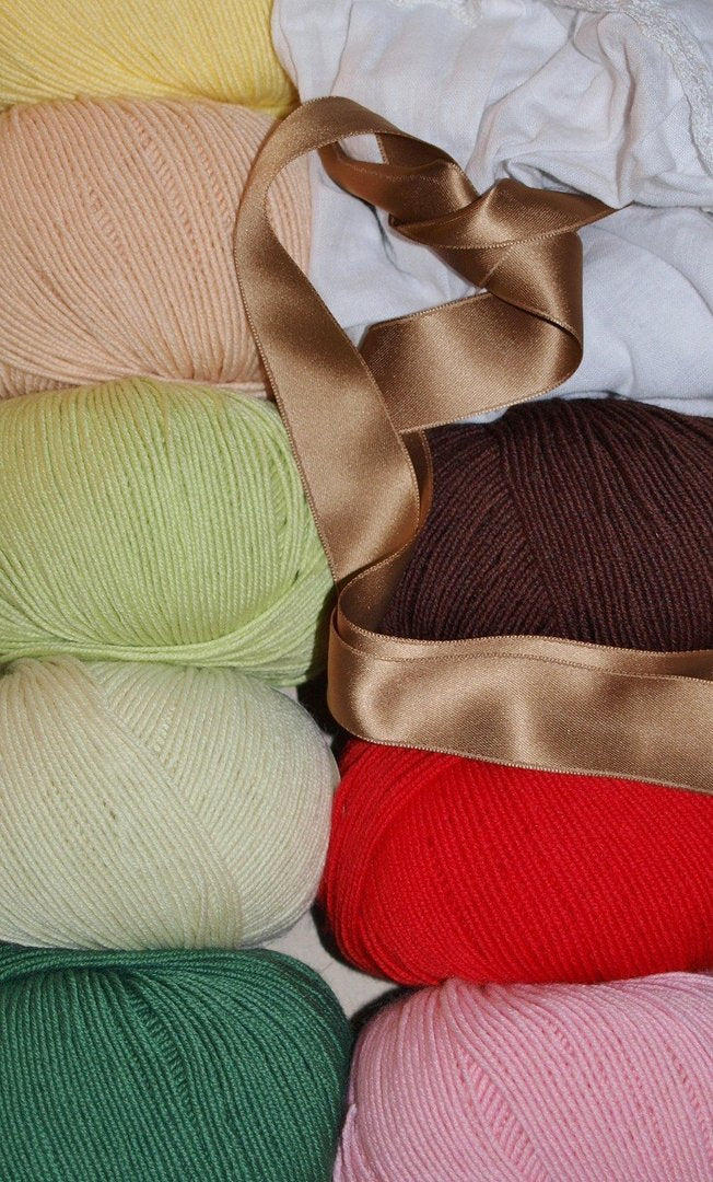 Woll Box aus Merino, Mohair und weiterem Wollknäuel; Wolle zum Testen oder für kleine Geschenke - Beemohr