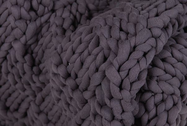 Strickanleitung für bunte Kissen aus dicker Wolle gestrickt - Beemohr