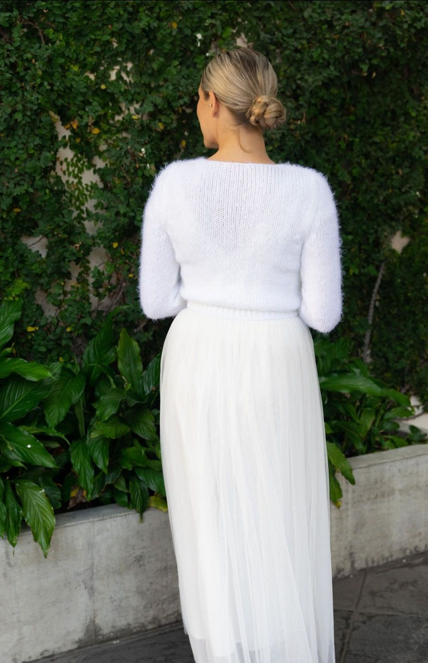 Strickjacke flauschig in rose blush, ivory, hellblau und beige gestrickt für Bräute JANE - Beemohr
