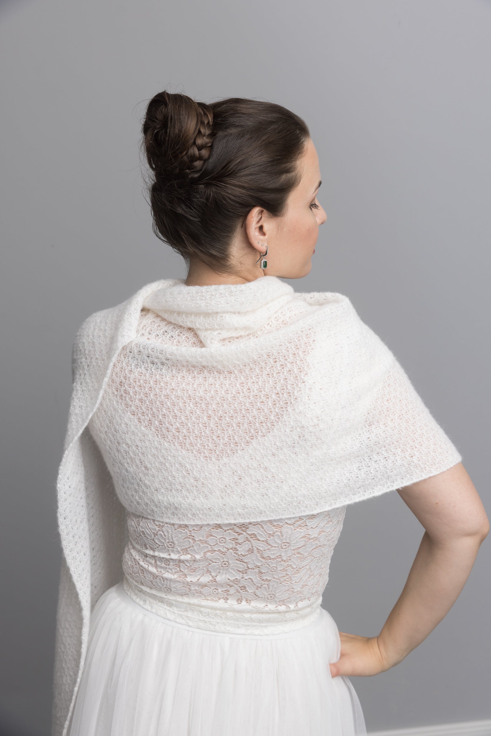 FOR YOU: Leichte Lace Stola gestrickt für romantische Hochzeiten aus edlem Garn - Beemohr