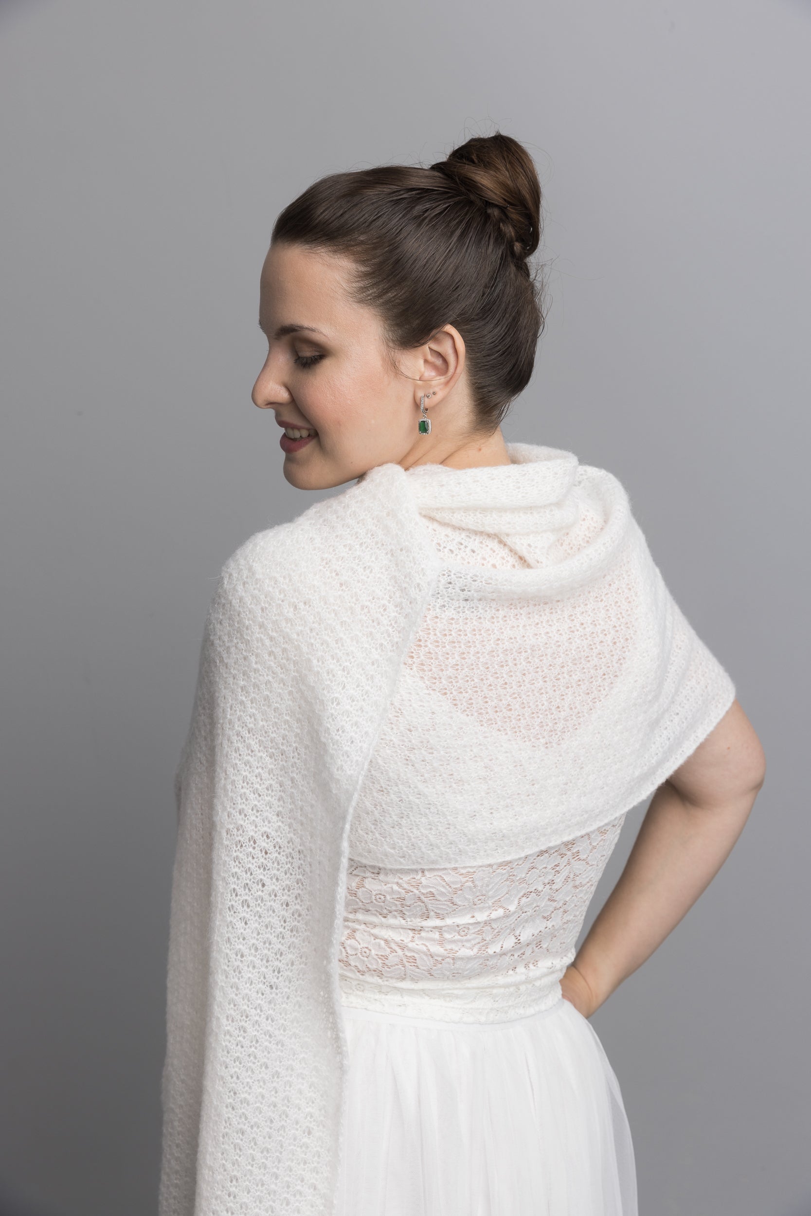 FOR YOU: Leichte Lace Stola gestrickt für romantische Hochzeiten aus edlem Garn - Beemohr