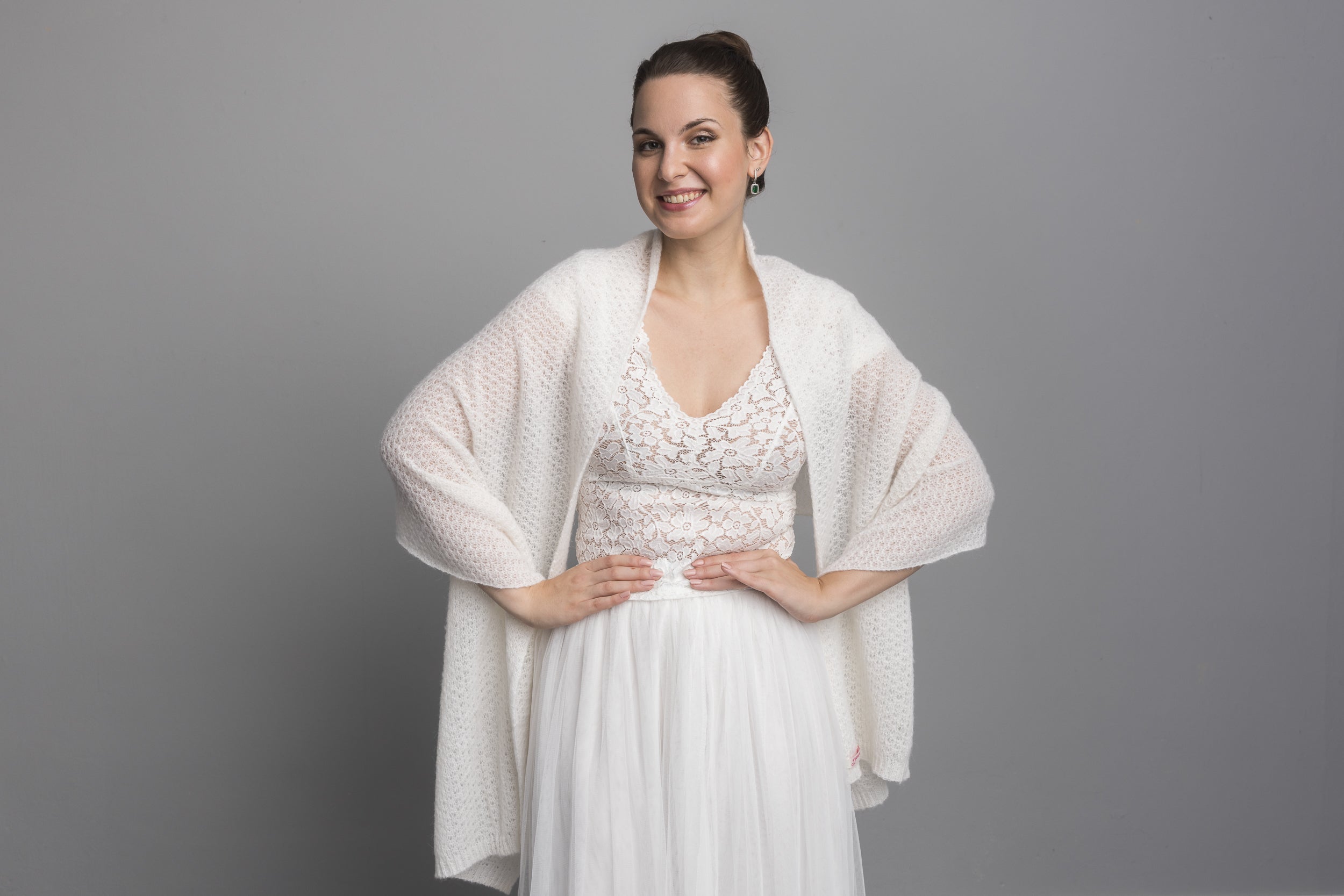 FOR YOU: Leichte Lace Stola gestrickt für romantische Hochzeiten aus edlem Garn - Beemohr