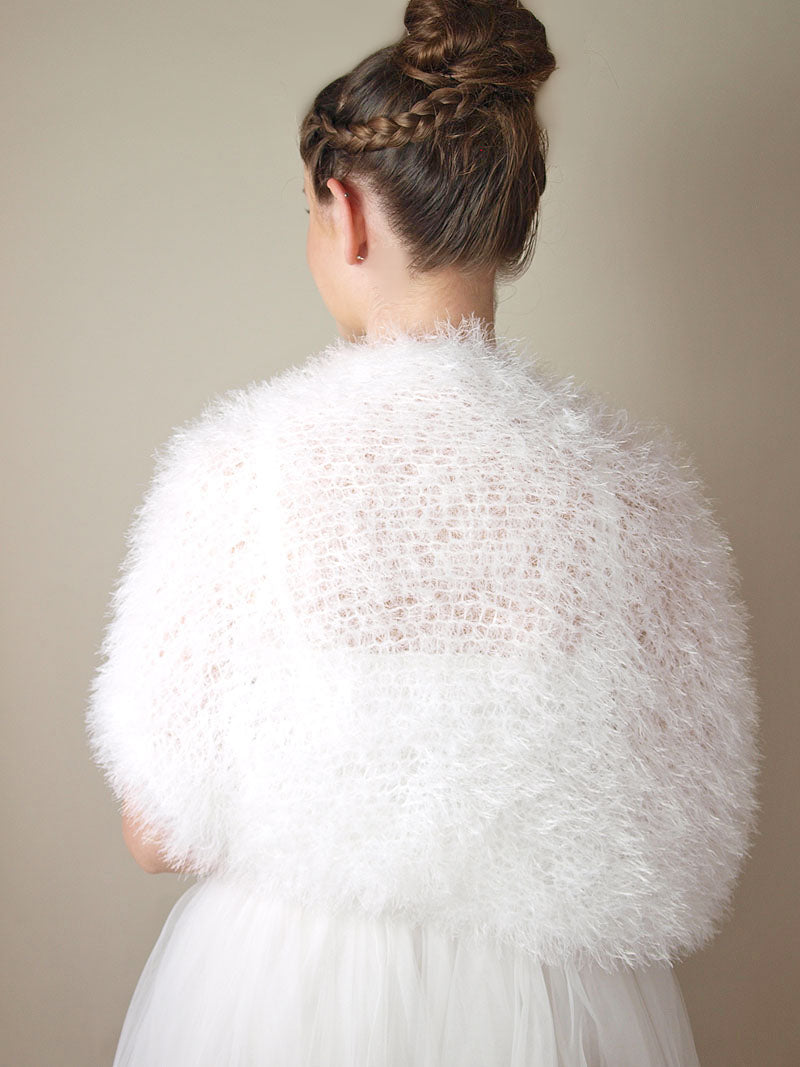 KNIT KIT für einen weiten Kuschel - Bolero FRANKA aus flauschiger Wolle - Beemohr