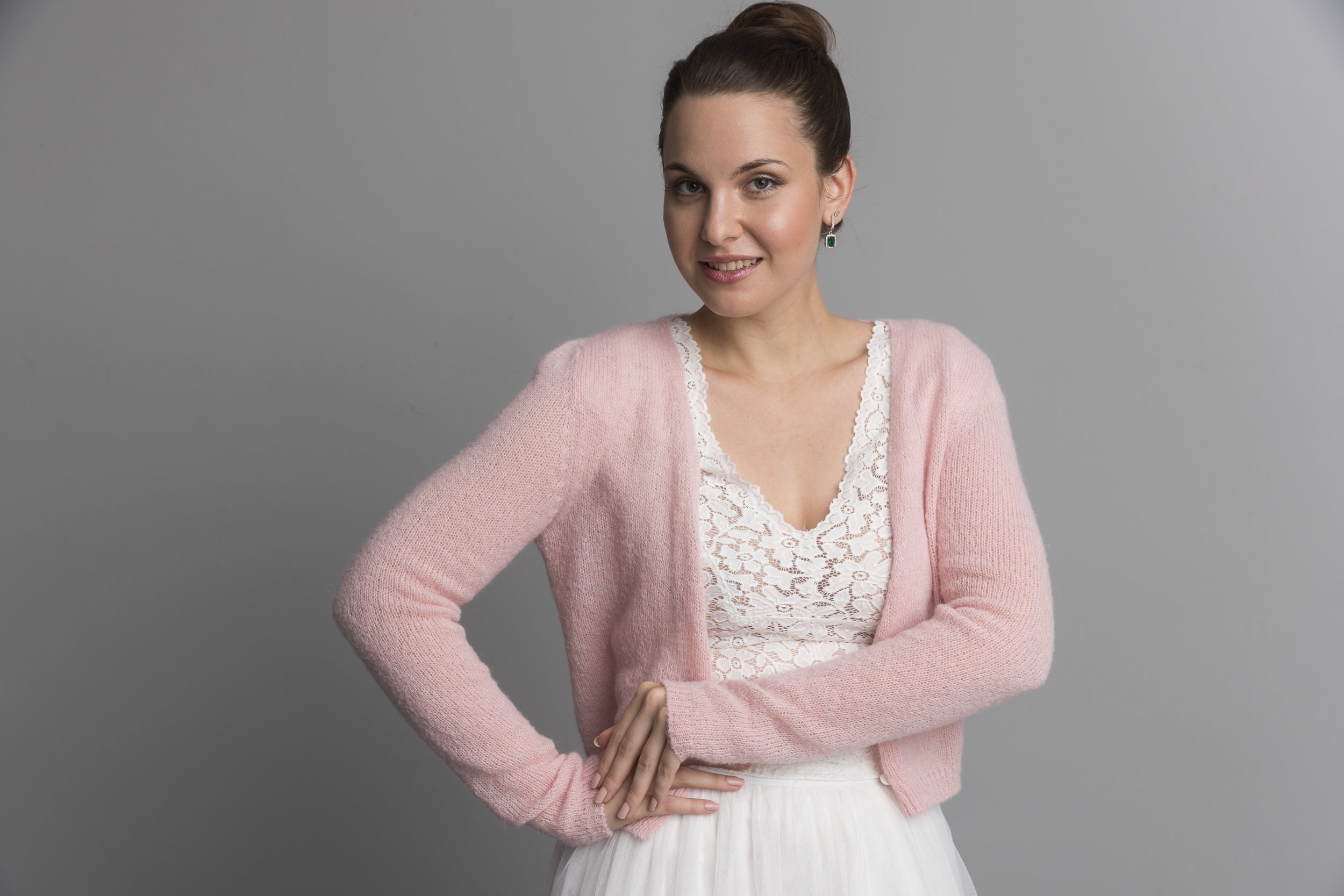 For You: Cardigan mit Knöpfen in rosa und weiteren Farben für Bräute und Gäste - Beemohr