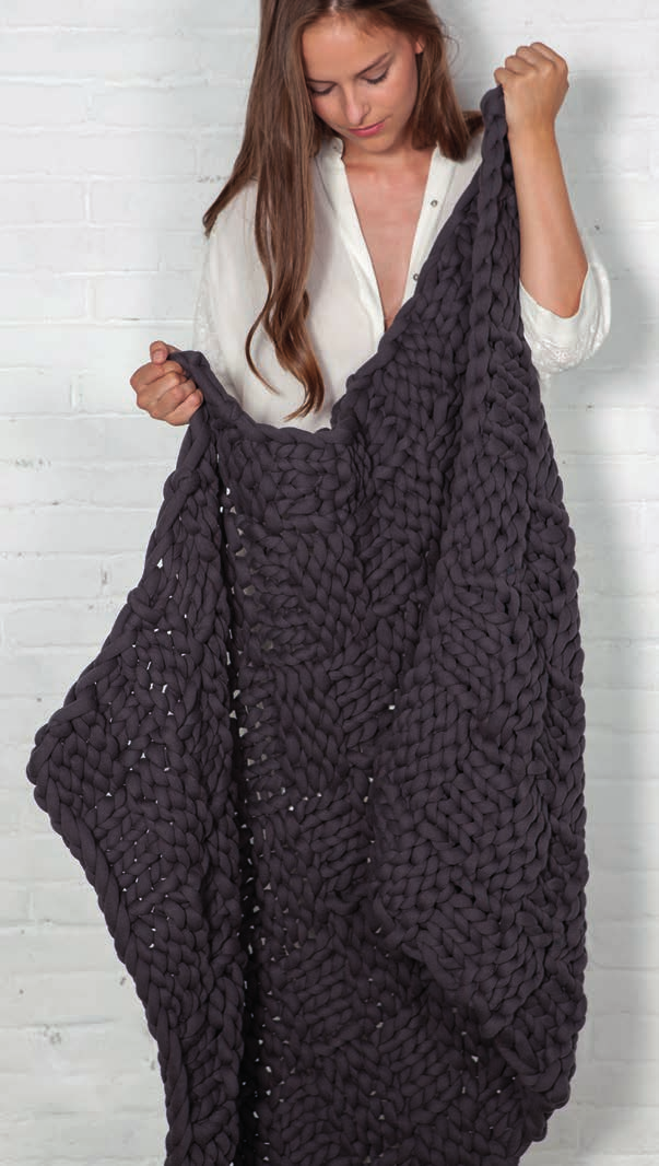 Strickanleitung für eine dicke Decke und Hocker-Bezug schnell gestrickt - Beemohr