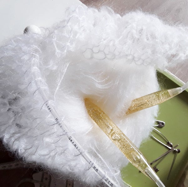Strickanleitung für einen zweifarbigen Bolero aus Mohair - Beemohr