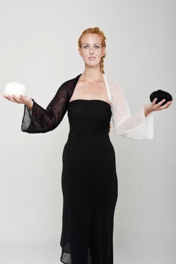 For You: Zweifarbiger Bolero Schal MS JOHNS in schwarz weiß gestrickt - Beemohr