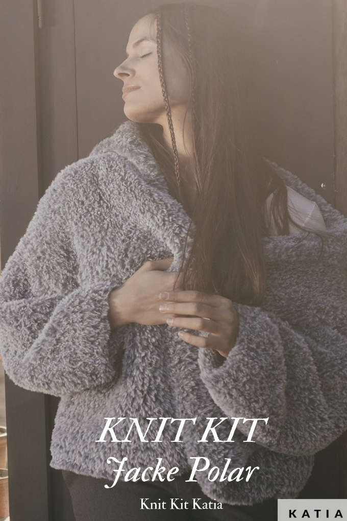 KNIT KIT: Flauschige Jacke mit Kapuze gestrickt mit Polar Wolle - Beemohr