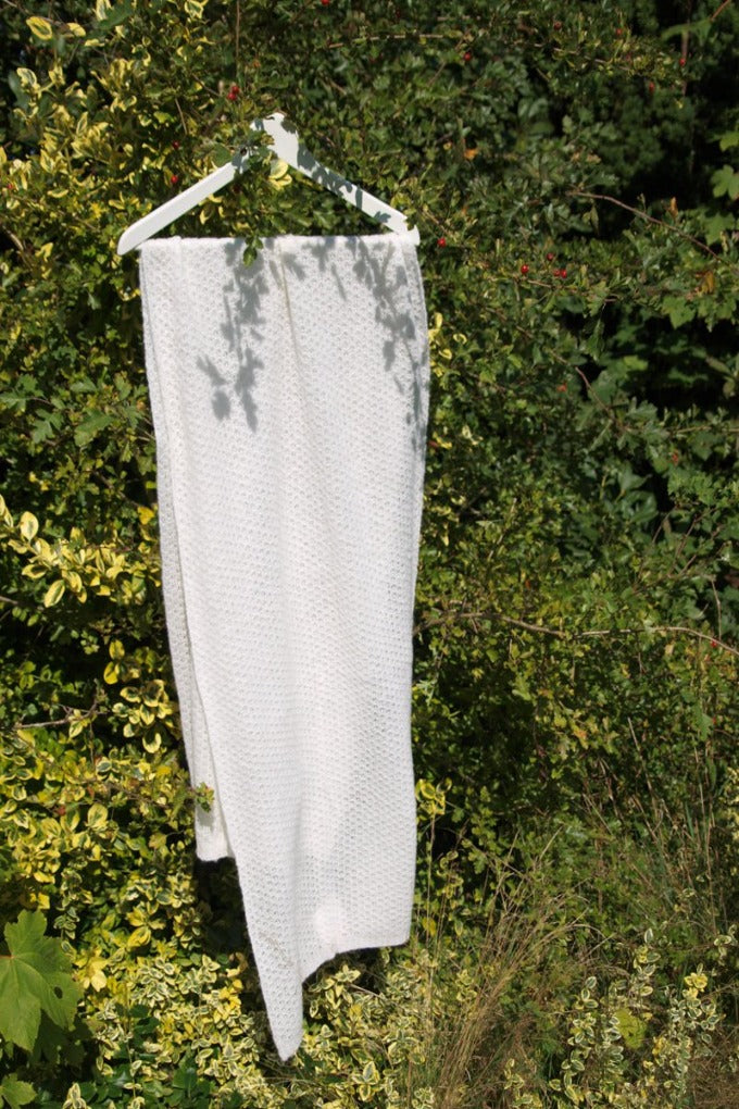 FOR YOU: Leichte Lace Stola gestrickt für romantische Hochzeiten aus edlem Garn - Beemohr