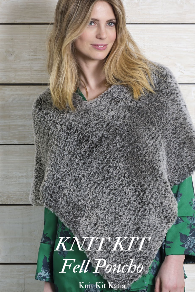 KNIT KIT: Flauschiger Poncho gestrickt aus Polar Wolle von Katia - Beemohr