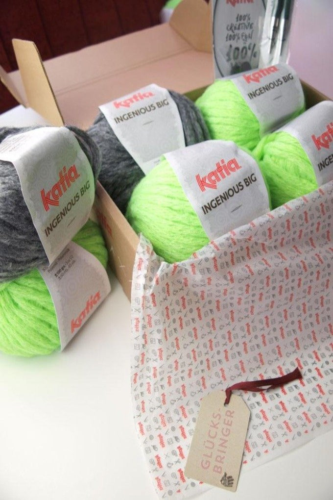STRICBOX: für Schal & Mütze in neon Farben mit Ingenious Big von KATIA - Beemohr