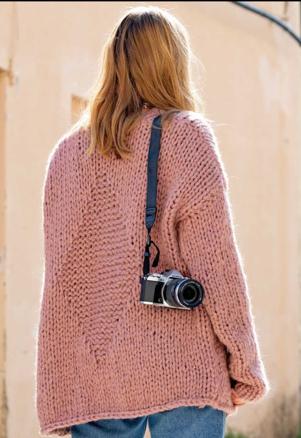 Strickbox: Strickjacke aus dicker Love Wool von Katia zum selber stricken - Beemohr