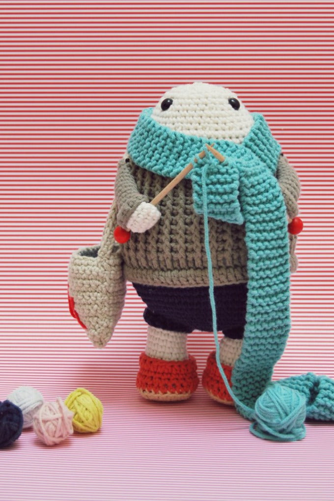Strickfan Felix vom weltweiten Stricktag Häkelanleitung - Beemohr
