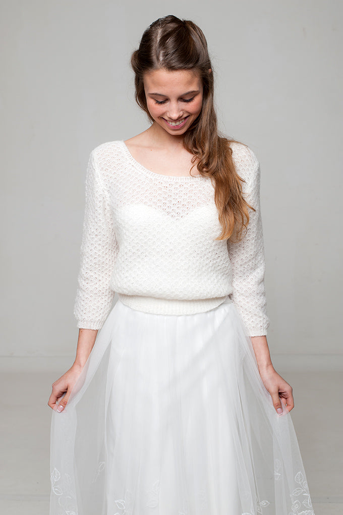 Strickpullover passend zum Brautrock aus Tüll