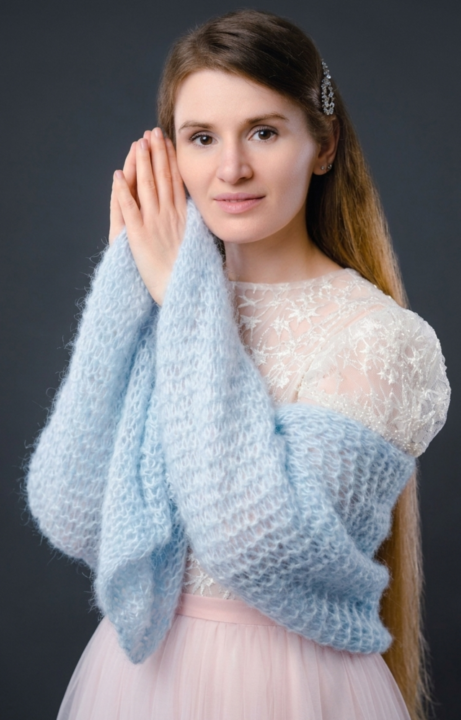 Stola in hellblau für die Braut Strickanleitung