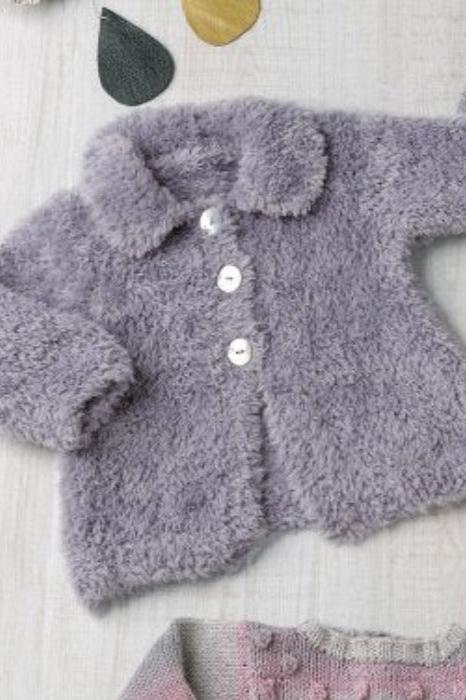 Kuschelige Jacke für Mädchen stricken gratis Anleitung