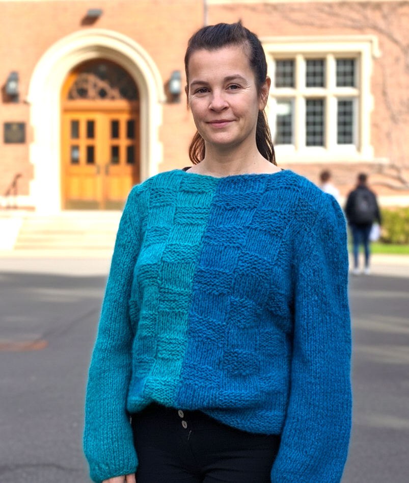 Handgestrickter Pullover weit in 2 Farben