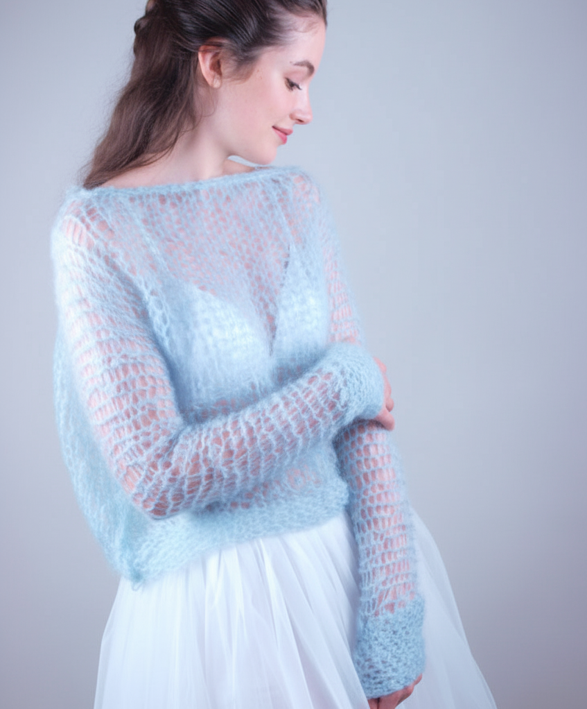 Hellblauer Mohairpullover