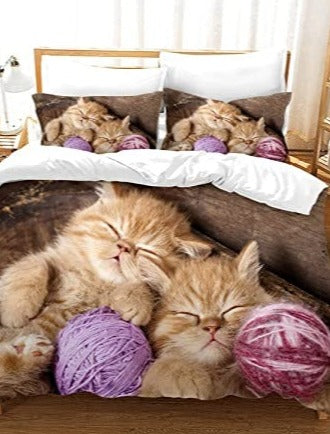 Bettwäsche mit schlafenden Babykätzchen