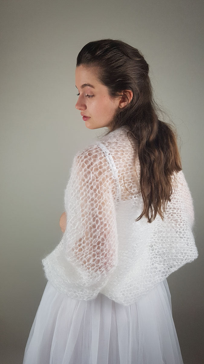 HANDGESTRICKTER Bolero in grober Masche SKY kuschelig weich oversize in blush, ivory und mehr Farben - Beemohr