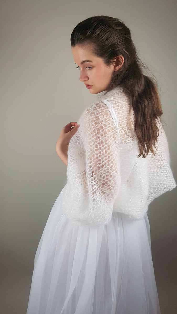 HANDGESTRICKTER Bolero in grober Masche SKY kuschelig weich oversize in blush, ivory und mehr Farben - Beemohr