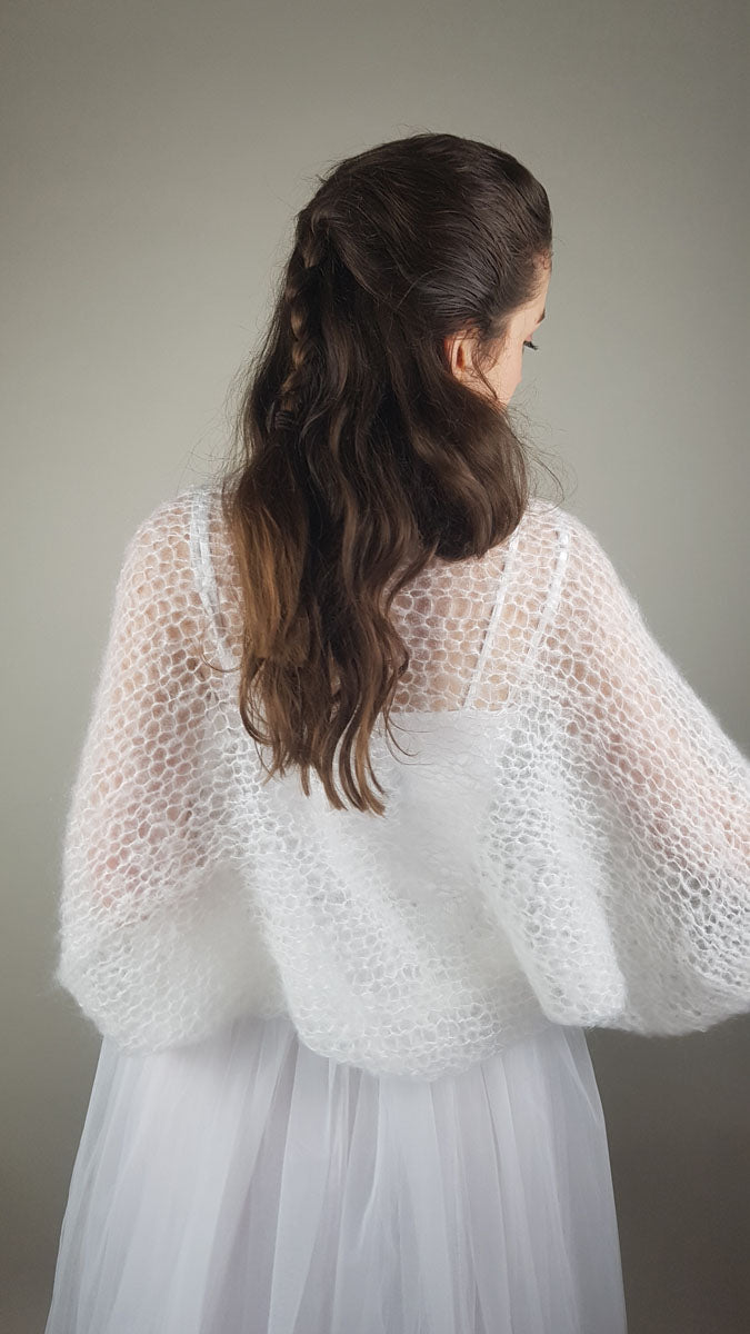 HANDGESTRICKTER Bolero in grober Masche SKY kuschelig weich oversize in blush, ivory und mehr Farben - Beemohr