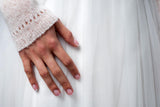 Brautpullover Cloe für romantische Boho Hochzeiten aus Kaschmir in weiß - Beemohr