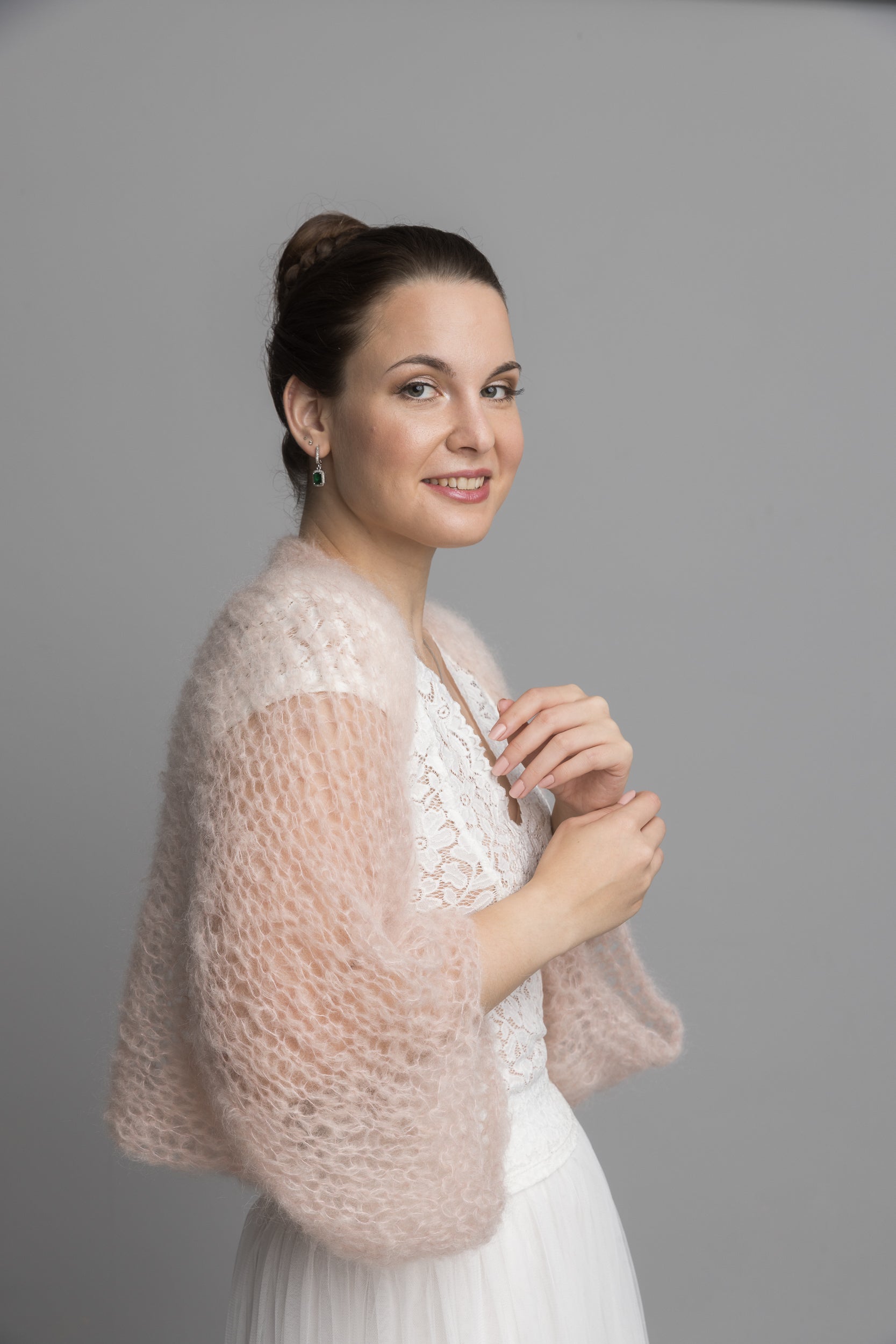 HANDGESTRICKTER Bolero in grober Masche SKY kuschelig weich oversize in blush, ivory und mehr Farben - Beemohr