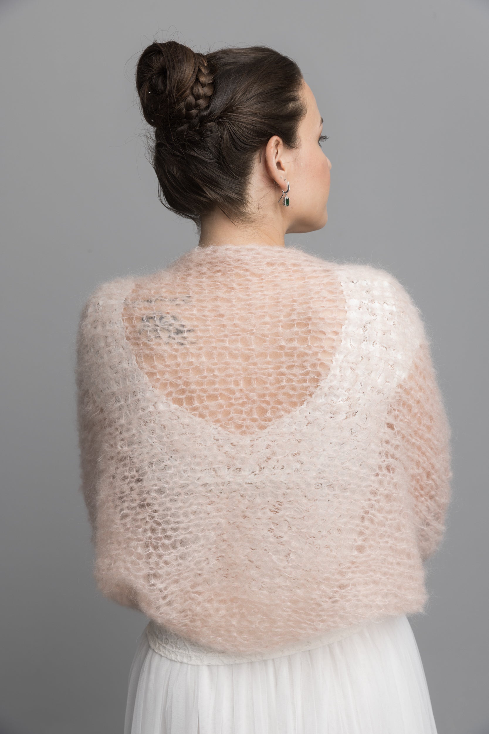 HANDGESTRICKTER Bolero in grober Masche SKY kuschelig weich oversize in blush, ivory und mehr Farben - Beemohr