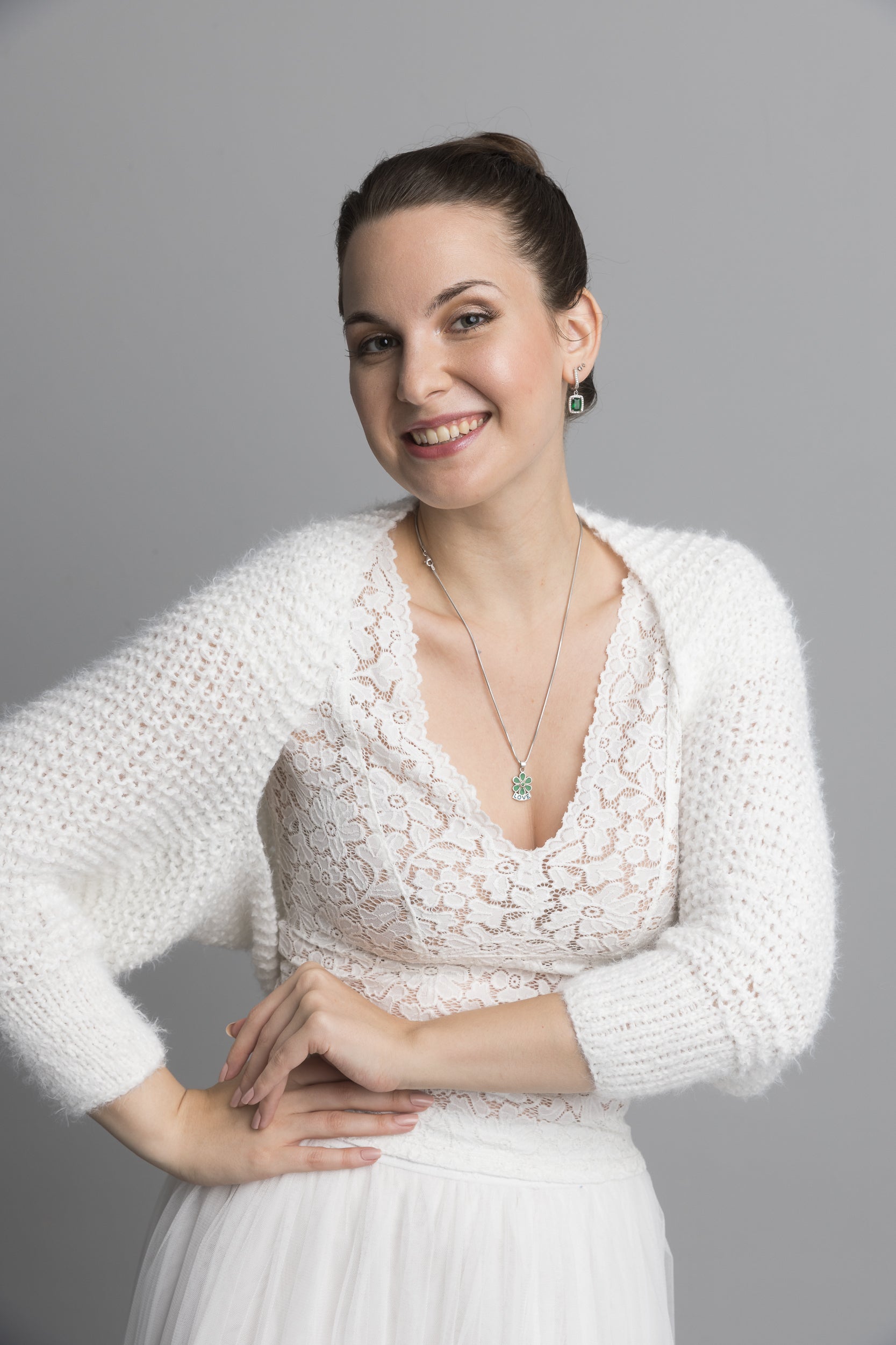 Braut Bolero SNOWBALL in dem praktischen Knit Kit mit kuscheliger Wolle - Beemohr