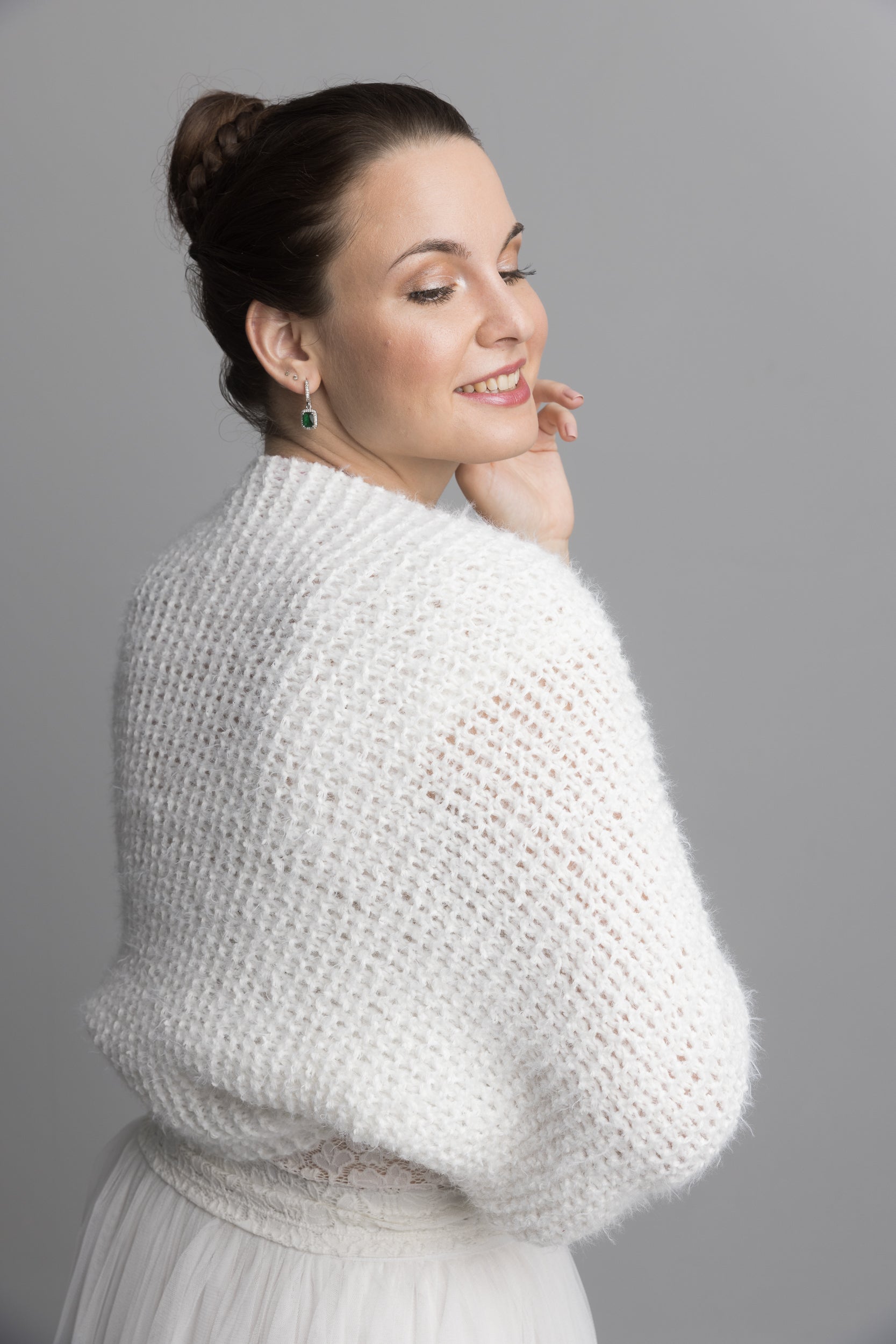 Braut Bolero SNOWBALL in dem praktischen Knit Kit mit kuscheliger Wolle - Beemohr