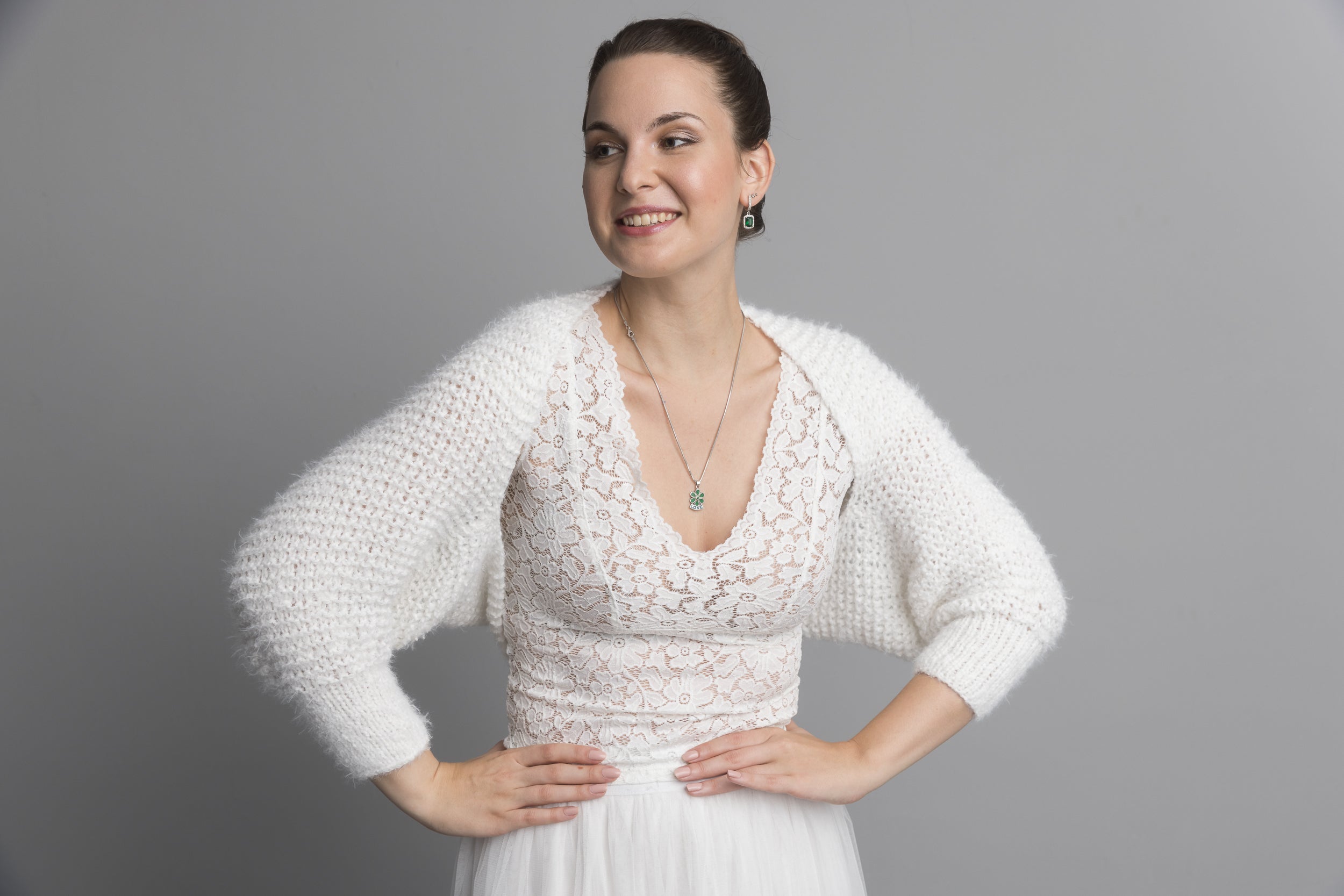 Braut Bolero SNOWBALL in dem praktischen Knit Kit mit kuscheliger Wolle - Beemohr