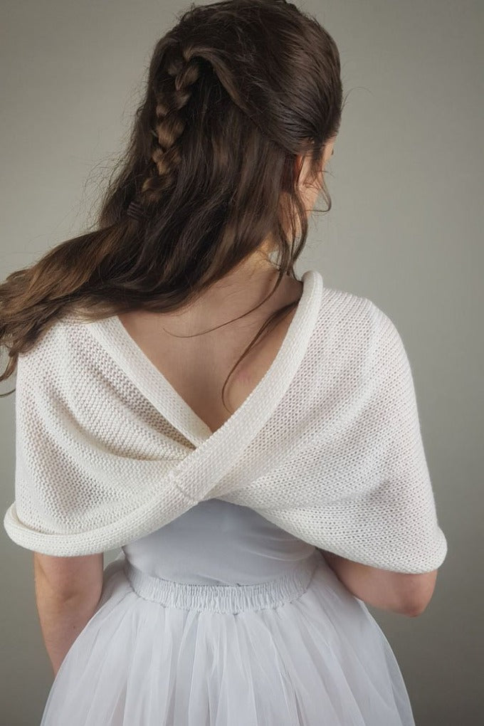 Strick Loop ♥ Mina ♥ aus weichem Merino gestrickt fließt um Schultern und Arme - Beemohr