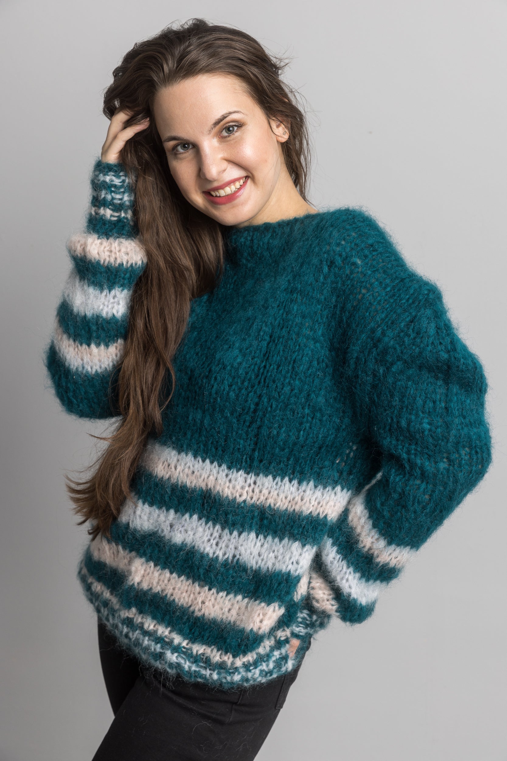 Strickanleitung für einen Strickpullover in waldgrün - Beemohr