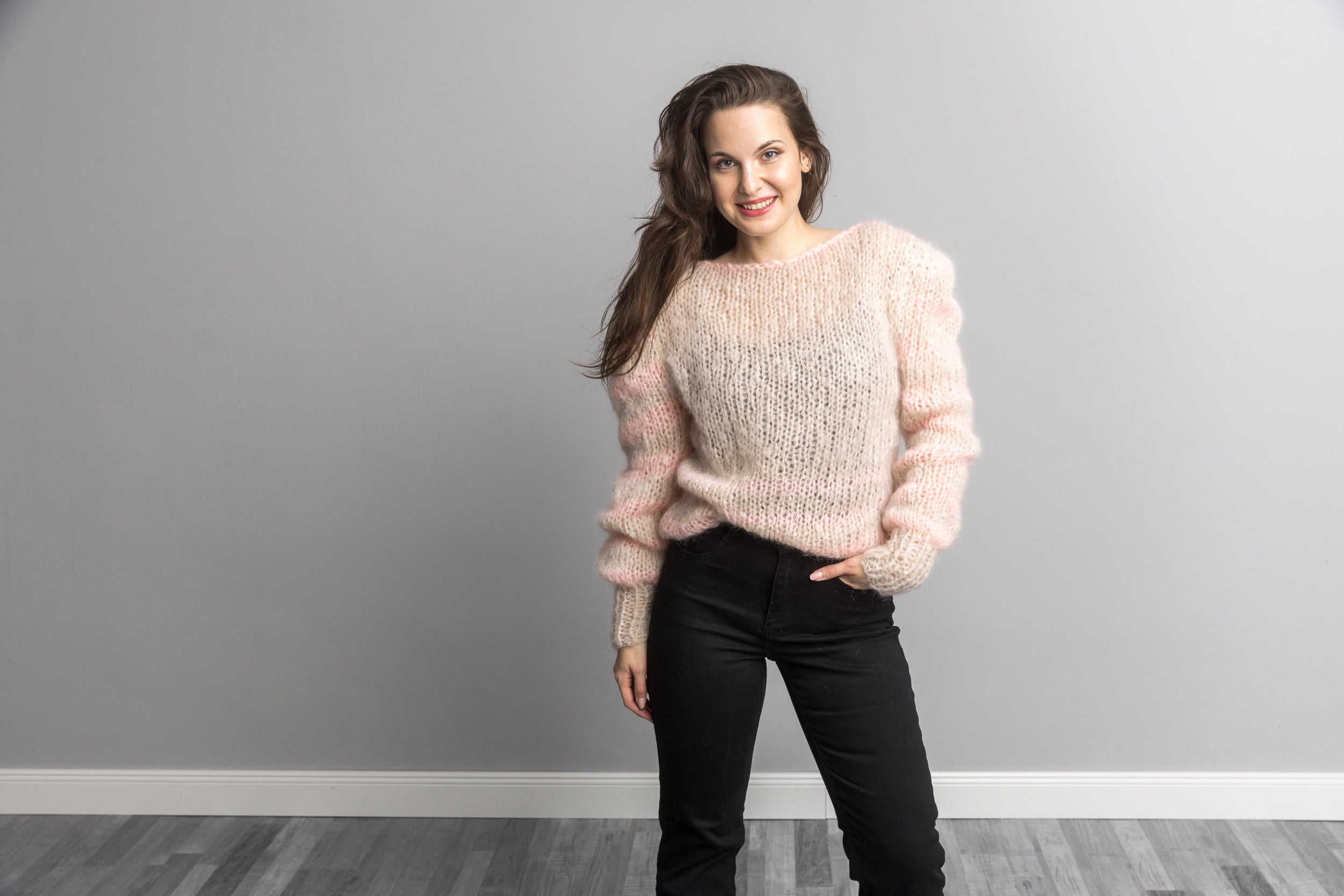 Knit Kit: Oversize Strick - Pullover mit Mohair Wolle von KATIA gestrickt in zwei Farben - Beemohr