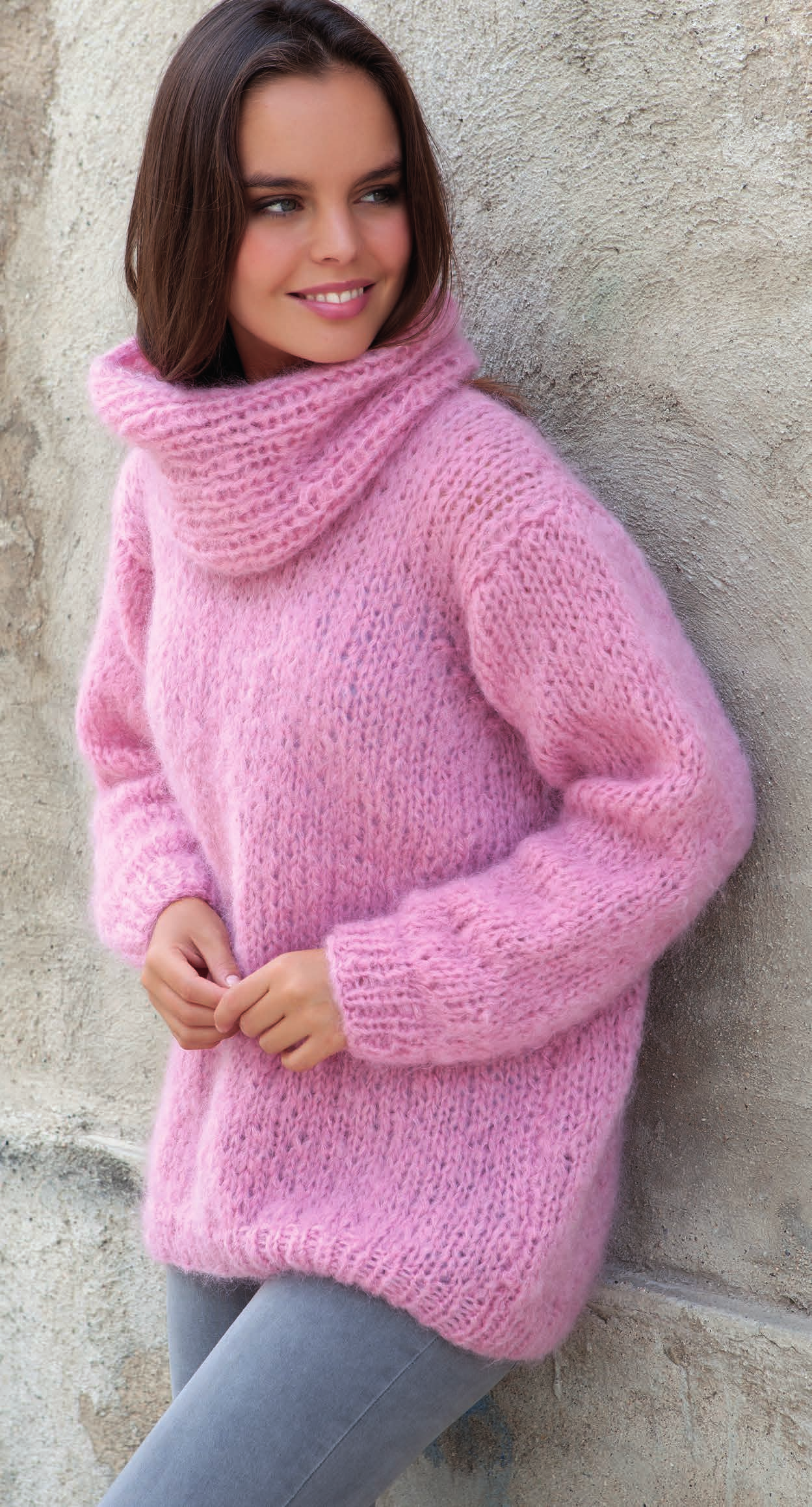 Oversize Strickpullover mit Loopschal handgesrickt in vielen Farben - Beemohr