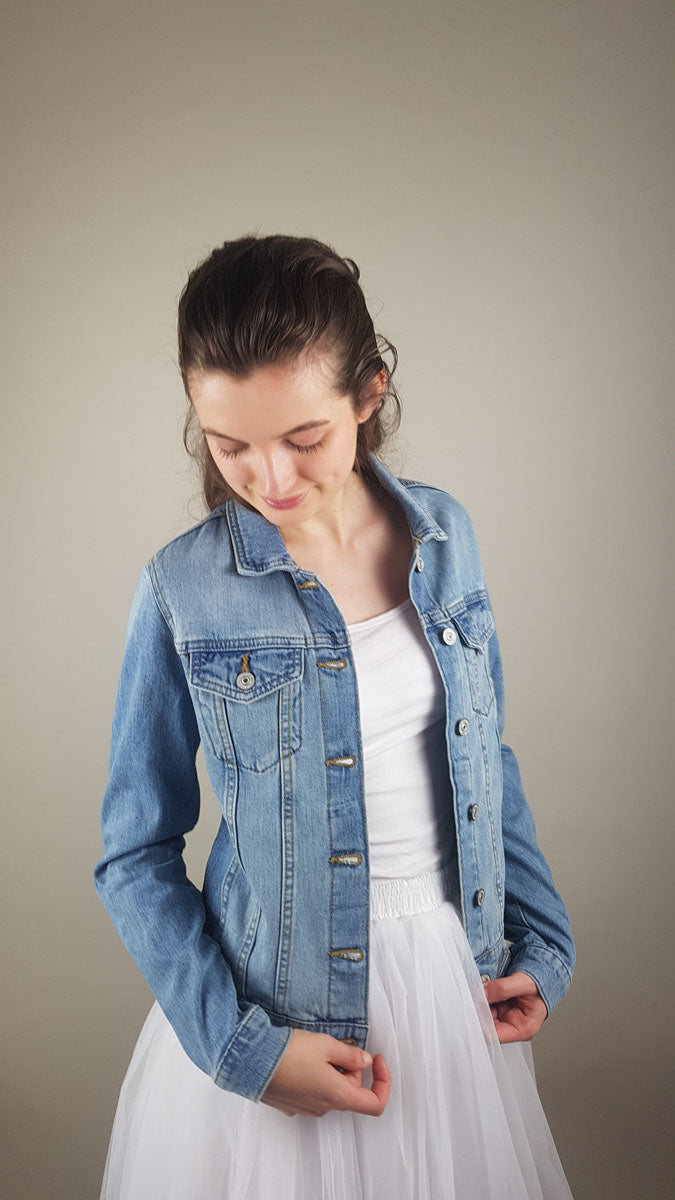 Denim Jacke in hellblau bedruckt mit Braut im Cabriolet oder ihrem Wunsch - Motiv - Beemohr