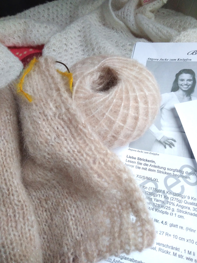 STRICKBOX für eine Jacke aus weicher Alpaca Silver Wolle passend zum Tüllrock PIA - Beemohr