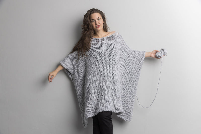 Knit Kit für einen coolen Poncho mit extra dicker Love Wool gestrickt - Beemohr