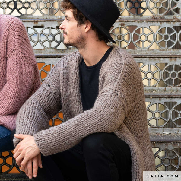 Strickbox: Strickjacke aus dicker Love Wool von Katia zum selber stricken - Beemohr