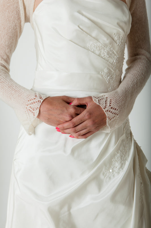 For You: Brautjacke LISA mit Lace gestrickt für Vintage Hochzeiten aus KASCHMIR gestrickt - Beemohr